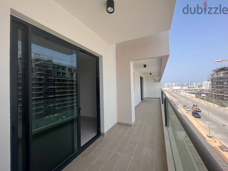 1 BR Stunning Apartment in Al Mouj with Shared Pool & Gym 3