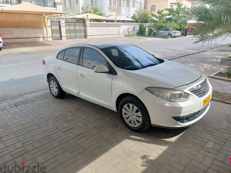 Renault Fluence 2012 1