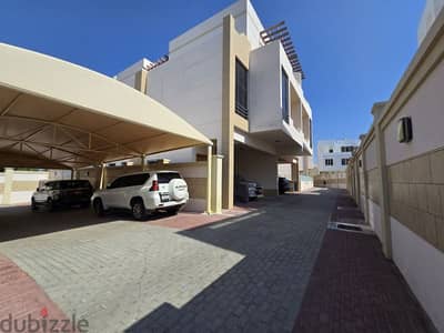 5 Bhk At Madinat qaboos / elevator