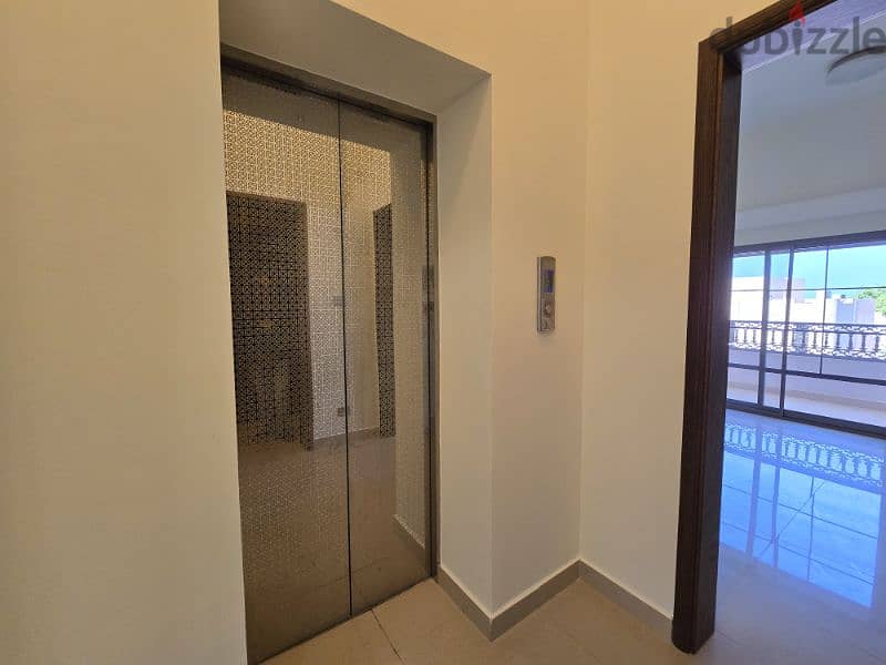 5 Bhk At Madinat qaboos / elevator 12