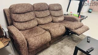 3 seater Recliner sofa as good as new 0