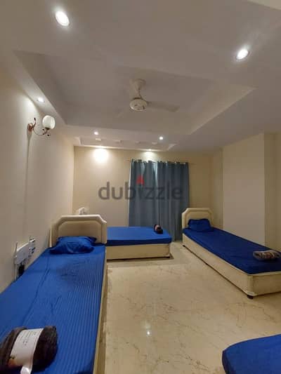 furnished Luxury Bed space available for in Alkhuwair near zawawi mosq