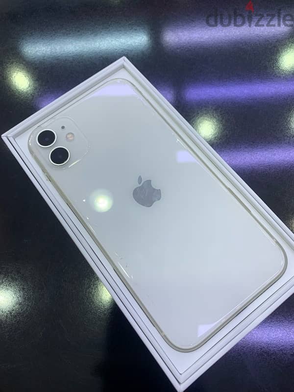 Iphone 11  Only month used battery 100 with box 1