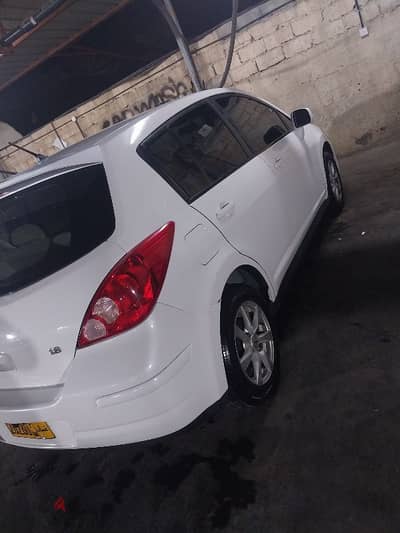 Nissan Tiida 2012