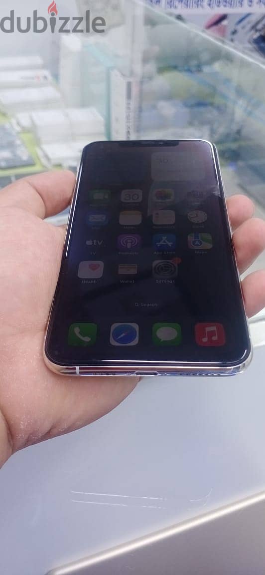 I Phone 11 pro Max 2