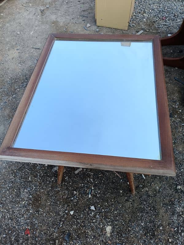 small table, mirror 0