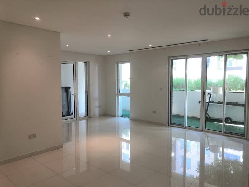 2 bedrooms apartment for sale in Al Mouj 6