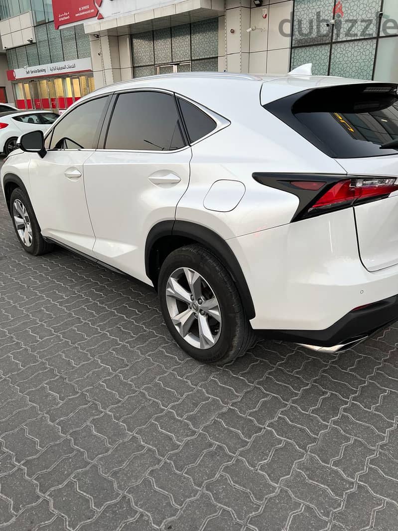 Lexus NX 200t 2017 4