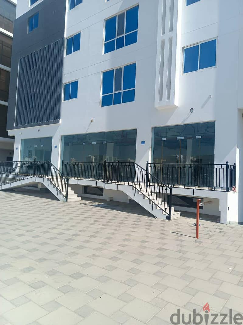 "SR-MO-660 *For Rent: Showroom in Alkhod!* 1