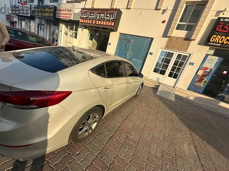 Hyundai Elantra 2017 1