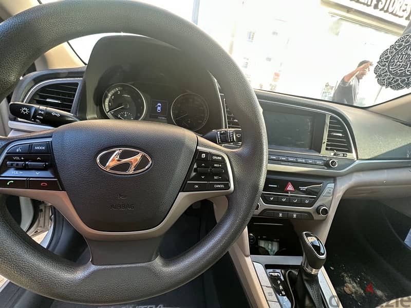 Hyundai Elantra 2017 7