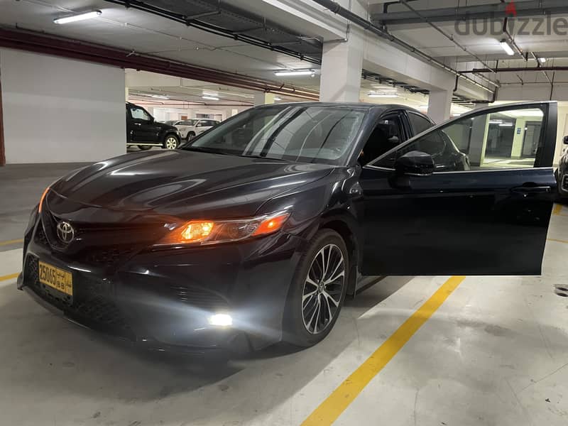 Toyota Camry 2019 se 1