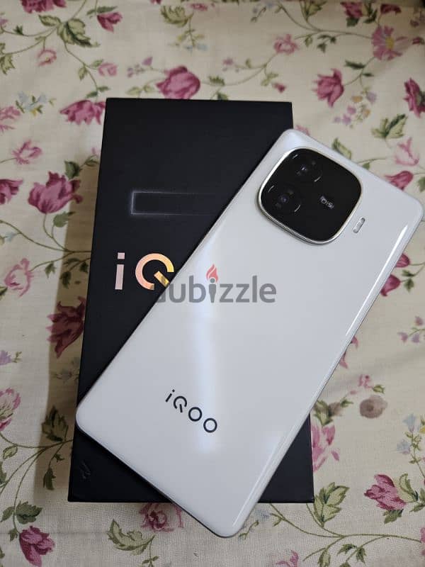 iQoo Z9 Turbo Smartphone 0