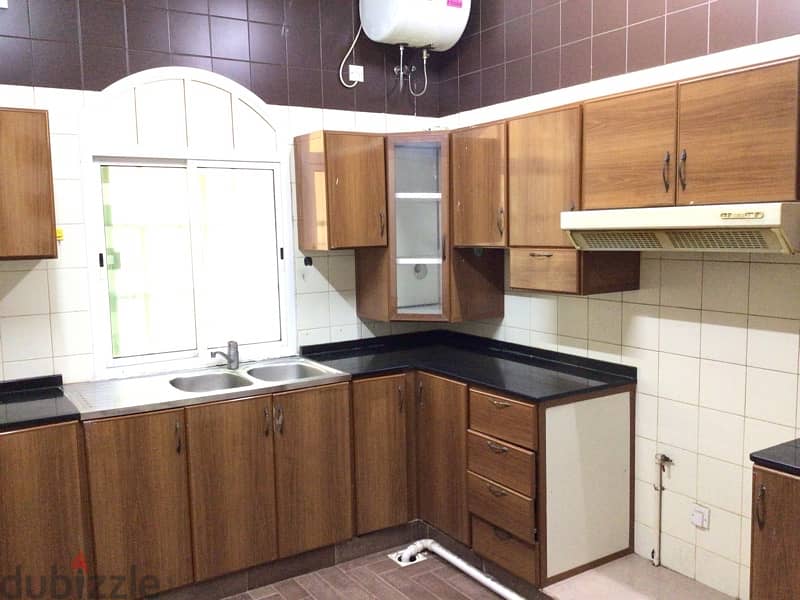 big 2 bhk flat with deluxe kitchen in Wattayah for rent near manam 2