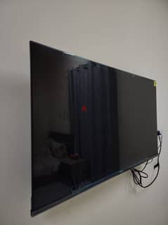 43" Hisense Smart TV 0