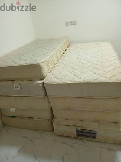 سرير مع دوشق Bed with mattress