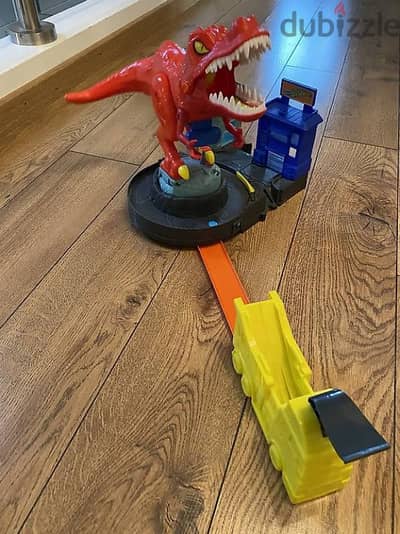 HOT WHEELS T-REX RAMPAGE TRACK