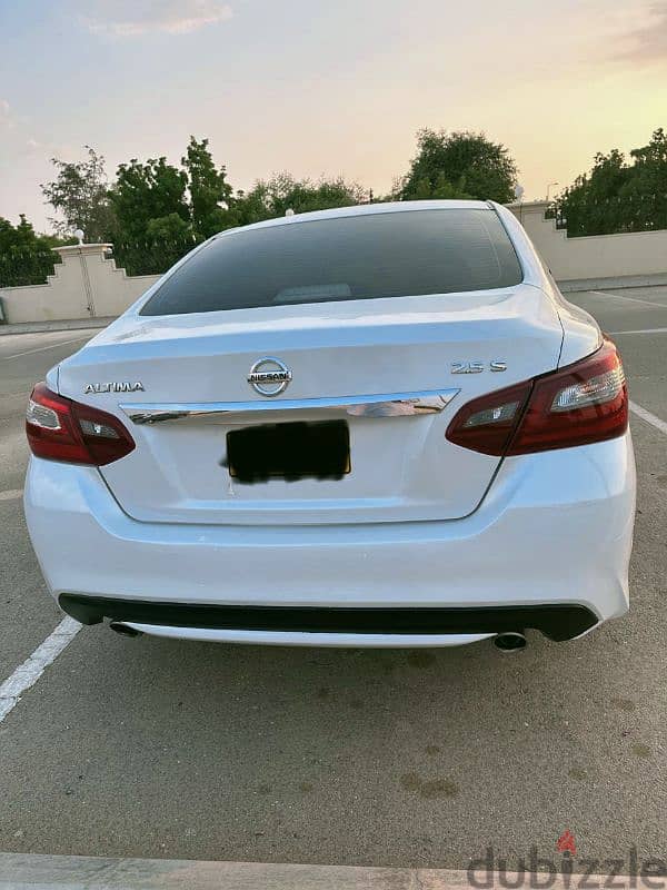 Nissan Altima 2018 4