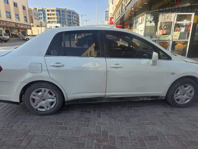 Nissan Tiida 2009 5