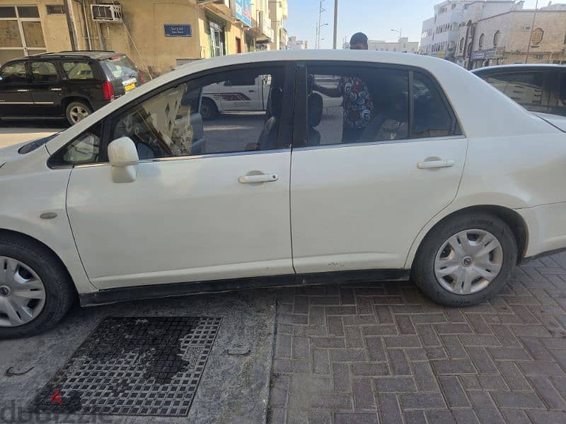 Nissan Tiida 2009 7