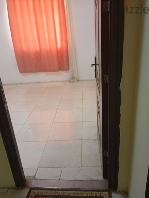 Amerat Al Nahda room and bathroom 1