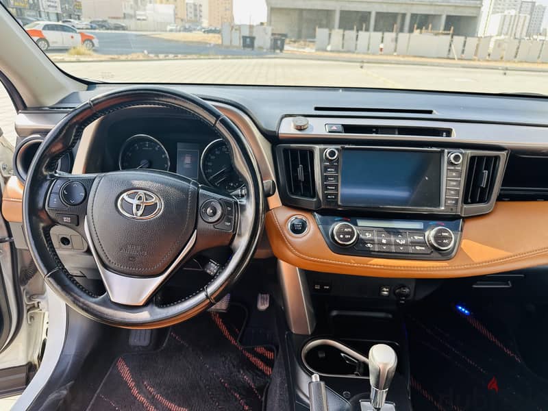 Toyota Rav 4 2018 VXR 10