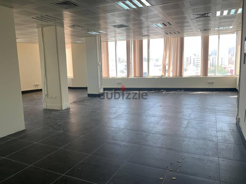 offices for rent located Madinat As Sultan Qaboos 4