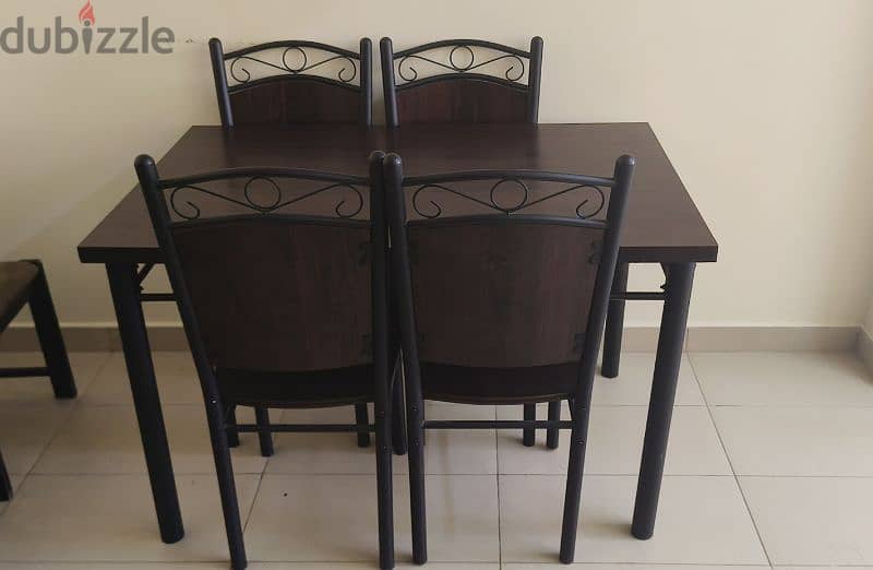 Dining table with 4 chairs 0