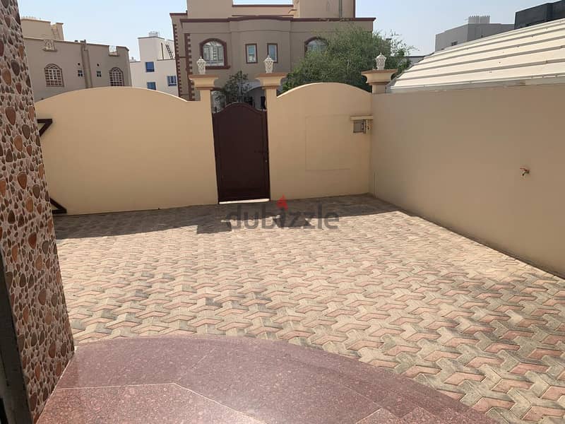 5bhk villa for rent near to old omantel located mwalleh 11 14