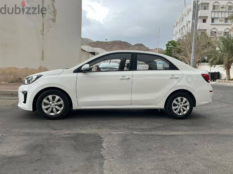 Very Low km. Kia Rio 2020. full automatic. Expert used. 3