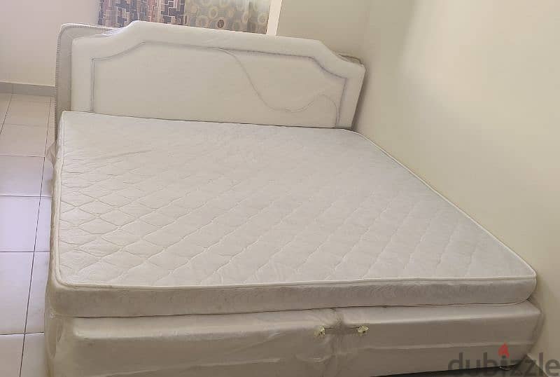 Bed with mattress 1