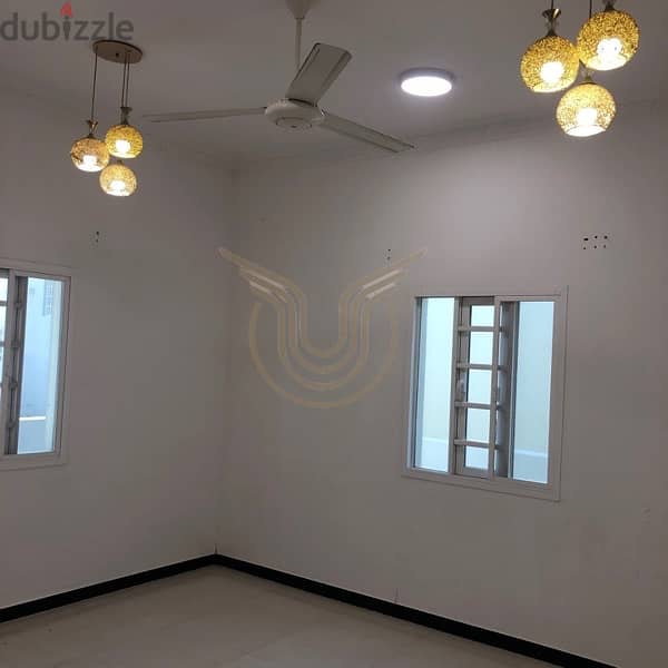 Luxury villa for rent in Al Ghubrah south , 4