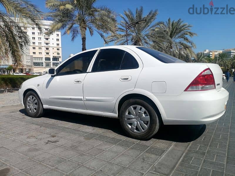 Nissan Sunny 2011 4