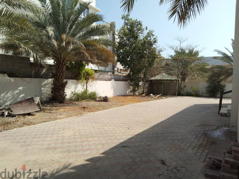 1ME8 Standalone 5 Bhk Special Villa For Rent In Azaiba 10