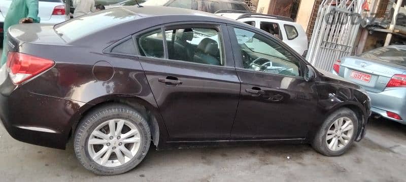 Chevrolet Cruze model 2013 1