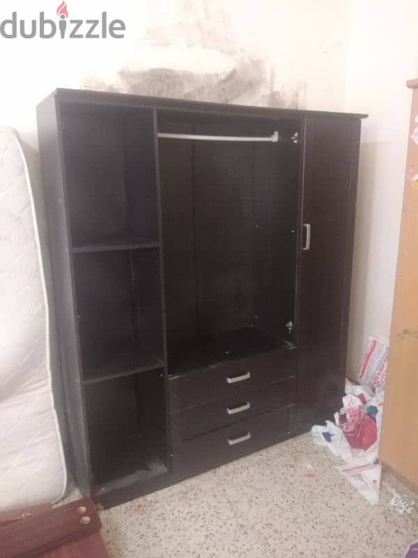 cabinet for sale in good condition 4