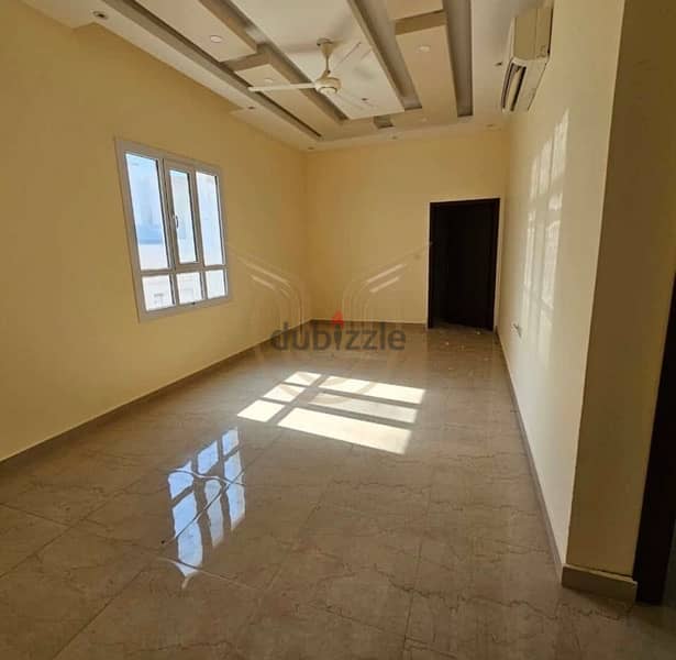 Luxury villa for rent in Al Mawaleh 3