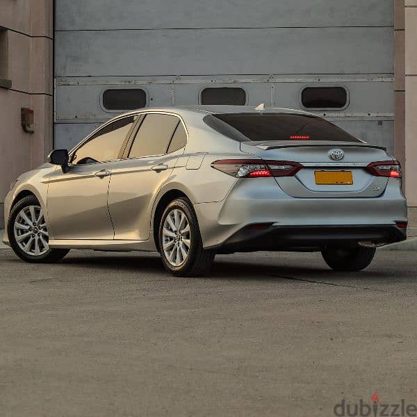 Toyota Camry 2022 4