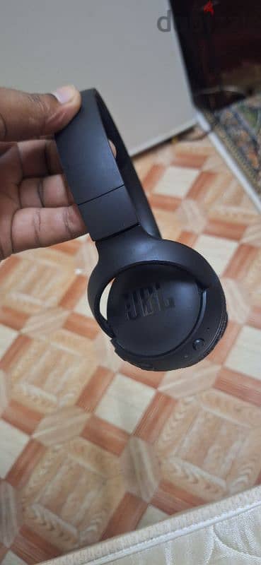 JBL Harman Blouthoot Headphones 2