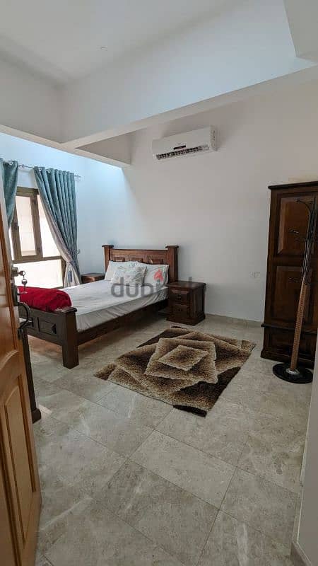 شقة في حي رأس الحمره القرم للبيع flat in Qurum for sale 3