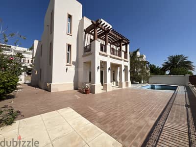 4 Bedroom Villa with Golf Course View for Sale