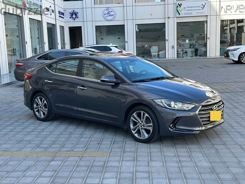 Hyundai Elantra 2017 Oman car 118000 km only 4