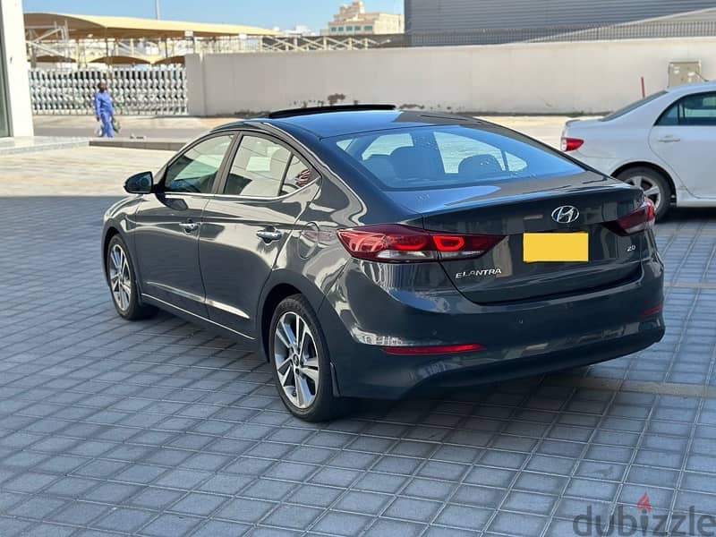 Hyundai Elantra 2017 Oman car 118000 km only 8