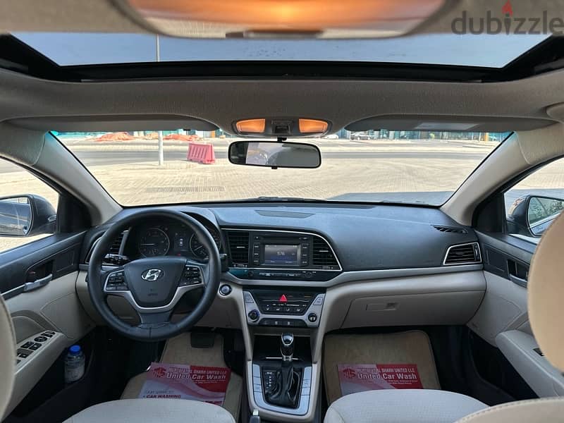 Hyundai Elantra 2017 Oman car 118000 km only 17