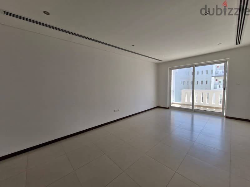 1 BR Apartment in Madinat Sultan Qaboos with Shared Gym 3