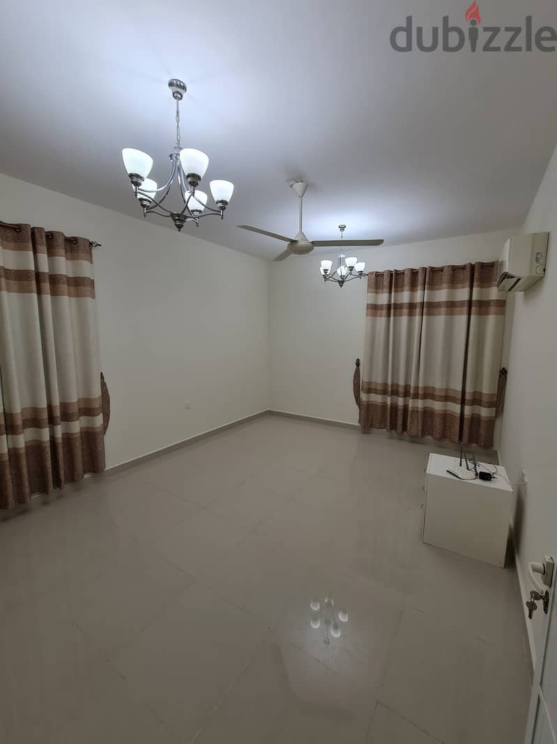 1 Bedroom  1 hall (1 غرفة نوم و1 صالة) 1