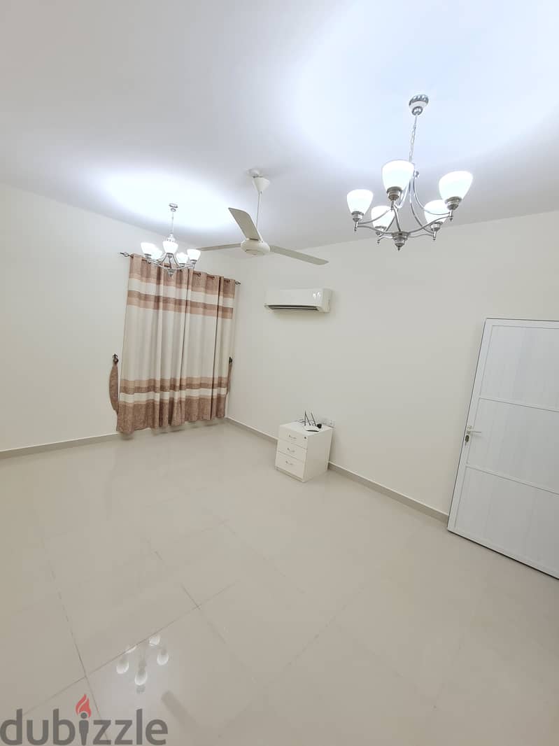 1 Bedroom  1 hall (1 غرفة نوم و1 صالة) 3