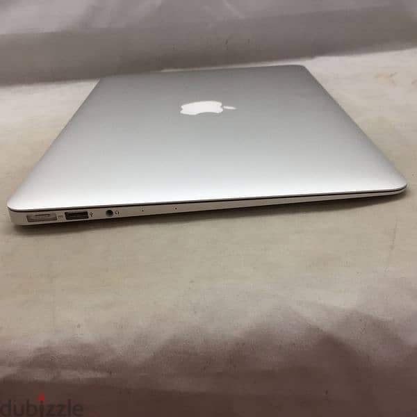 Apple MacBook Air 13" 2015, 128GB ,4GB RAM, Intel Core i5 1