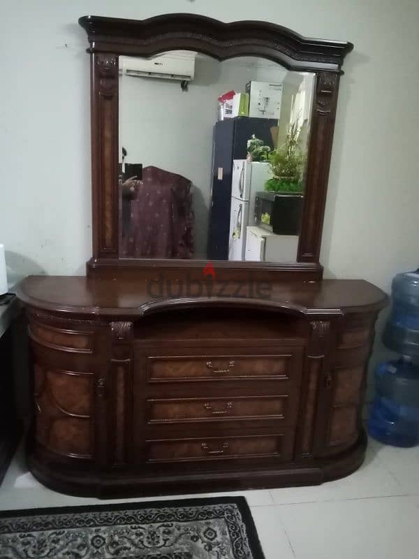 dressing table 0