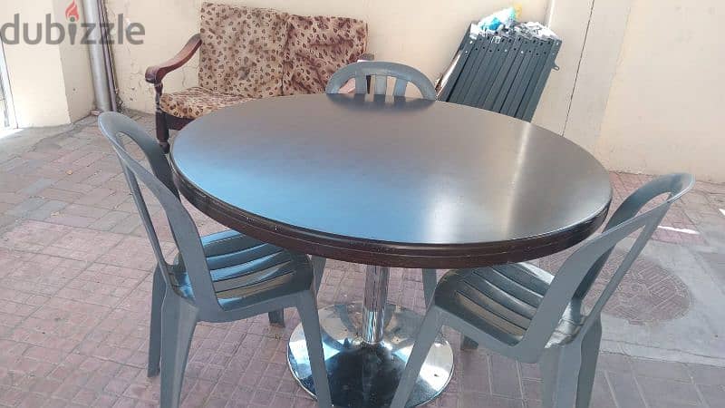 dinning. table.  sale 2